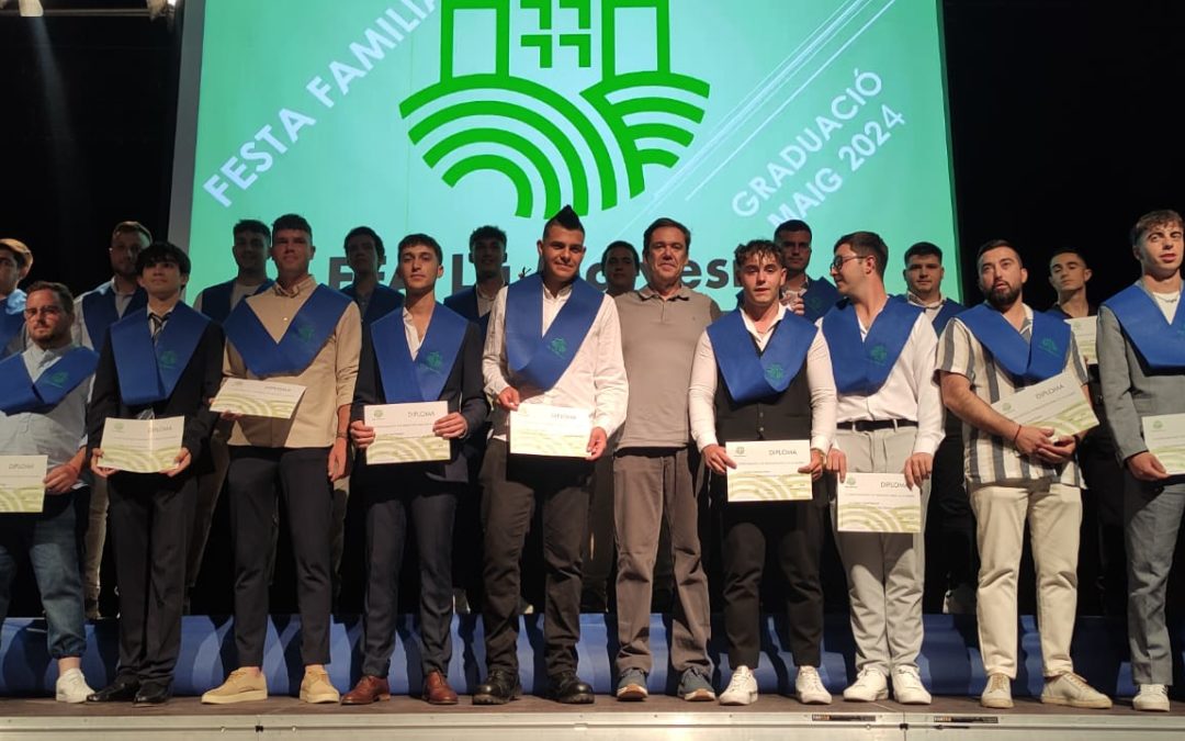 Más de 200 alumnos de EFA La Malvesía celebran su graduación en la Fiesta Familiar Fin de Curso